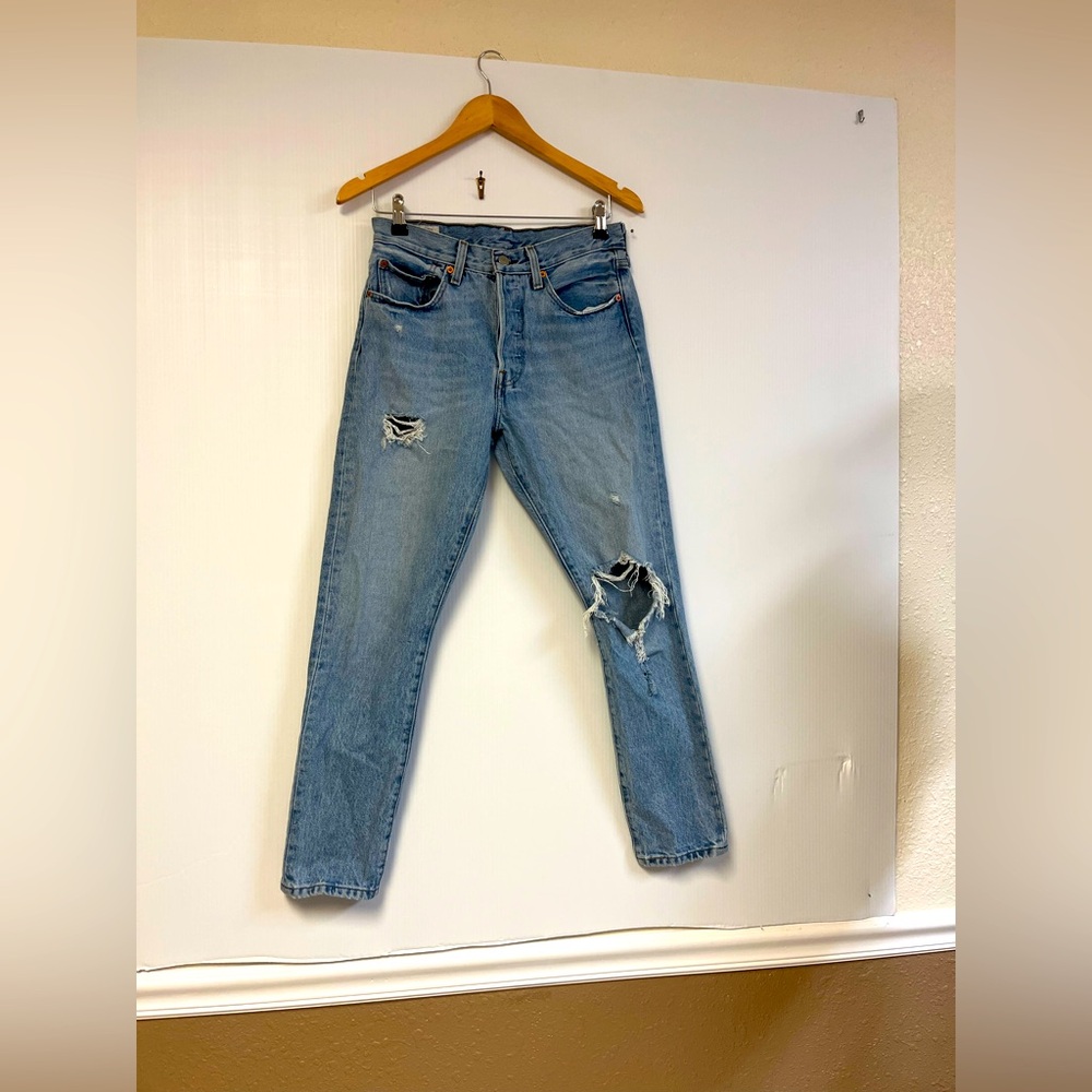Levi’s 501 Skinny Jeans – “Can’t Touch This” Medium Wash – 27W 28L